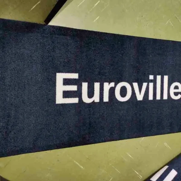 Tapete com nome da empresa